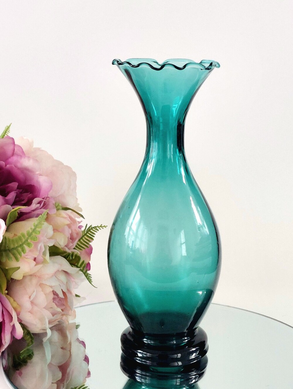 Vintage Teal Turquoise Blown Glass Vase Flared Ruffled Rim 8.75"